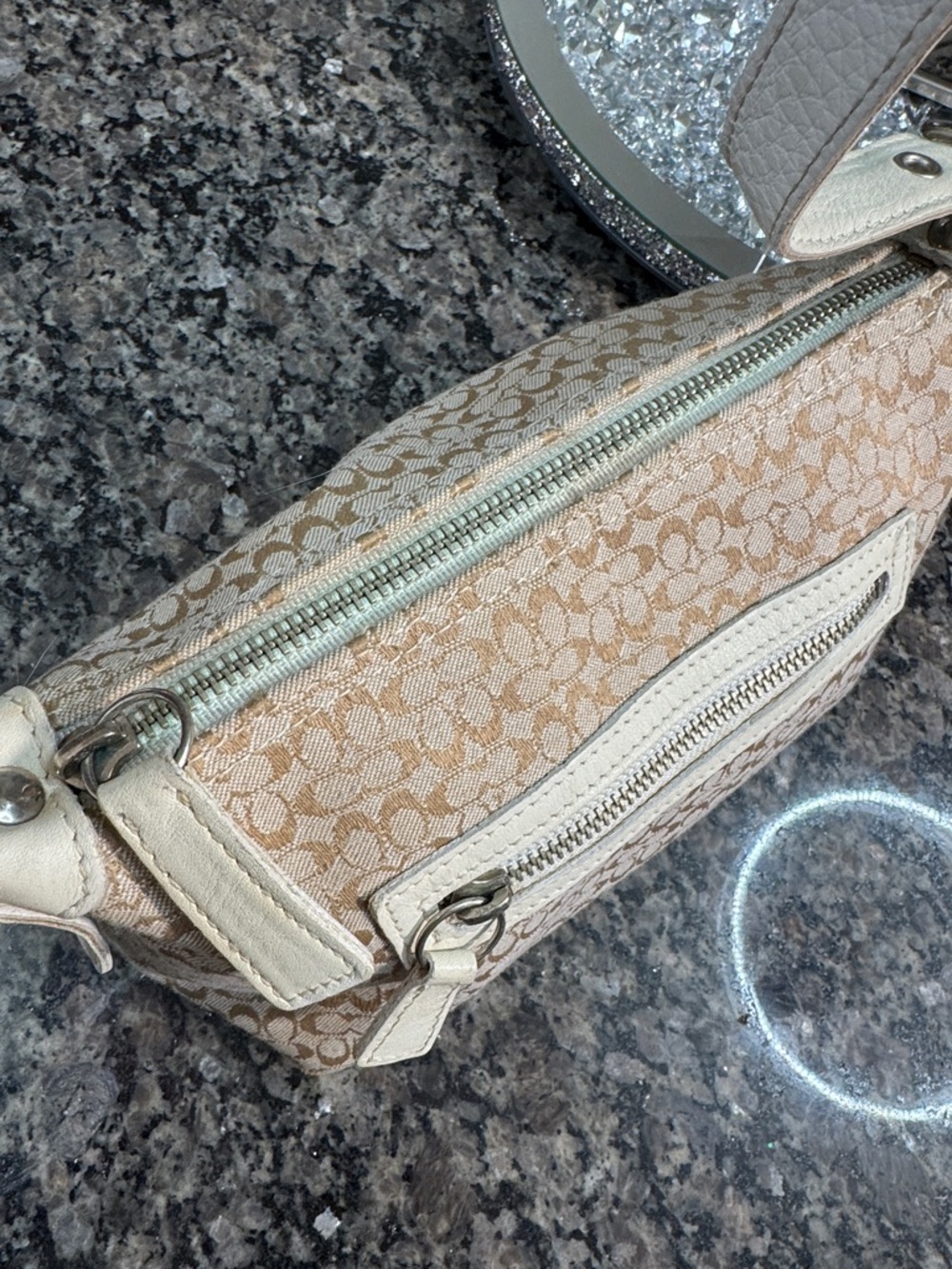 Coach Beige Signature Jacquard Shoulder Bag with White Trim EUC - Picture 9 of 11